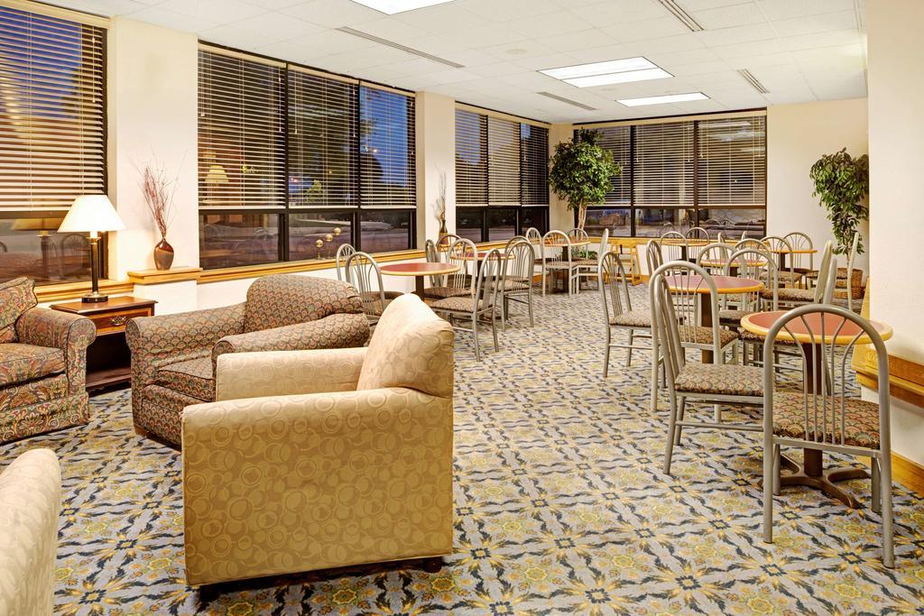 Baymont Inn & Suites Omaha Exteriör bild